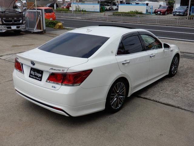 0202490A30260707W00106.jpg