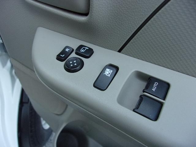 0502398A30251011W00103.jpg