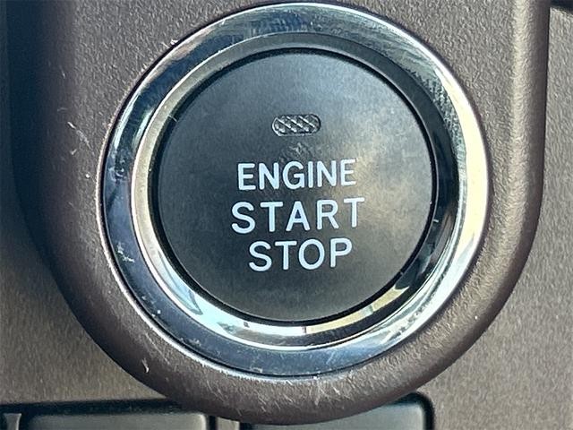 0207478A30260720W00110.jpg