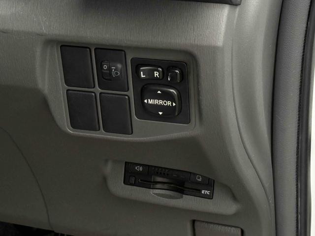 0509270A30260729W00309.jpg