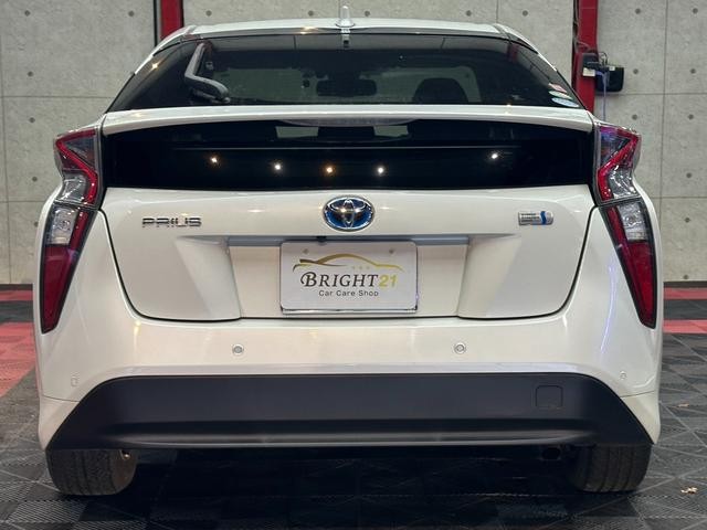 0508703A30261028W00115.jpg