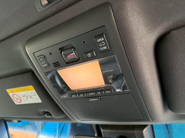 0303859A30250908W00119.jpg