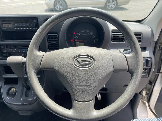 0540484A30260501W00219.jpg