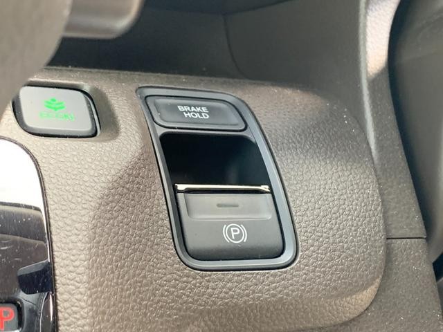 0700772A30260218W00119.jpg