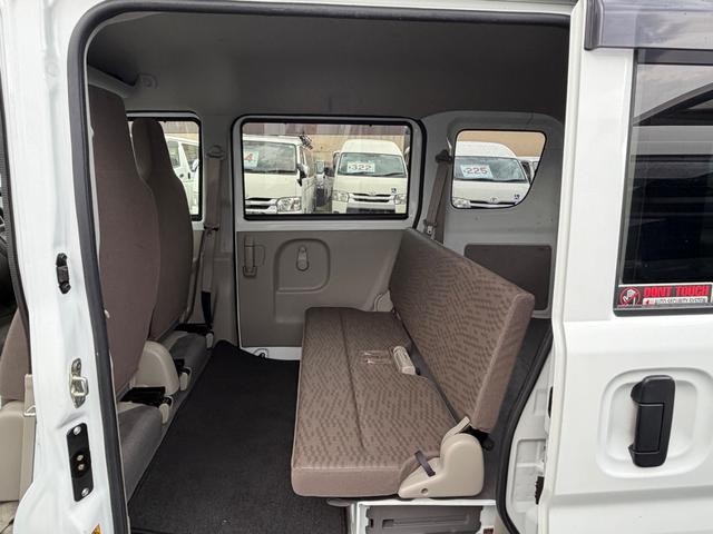 0700718A30260809W00317.jpg