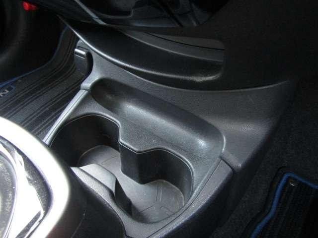 27068839_carP_l_7.jpg