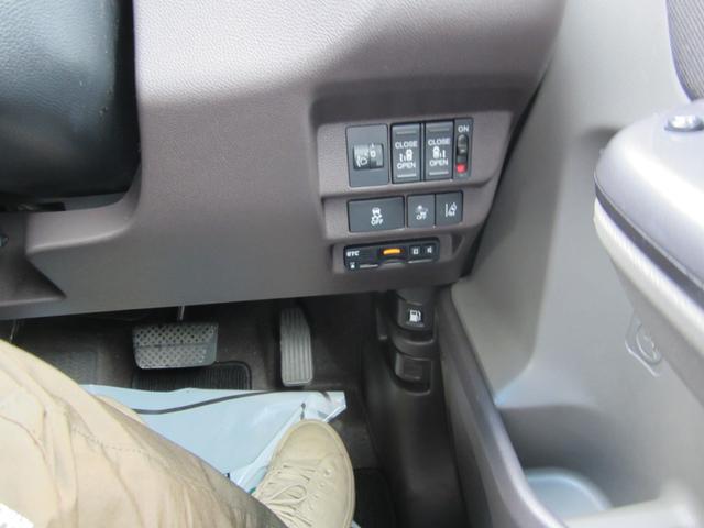 0707785A30260609W00216.jpg