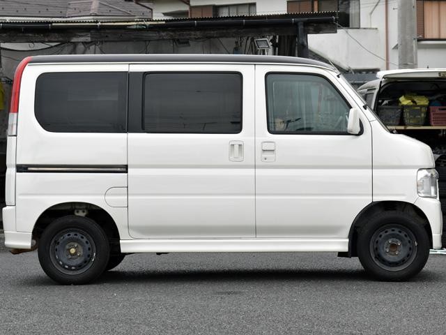 0504219A30260903W00215.jpg