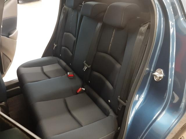 9030429A30260929W00112.jpg