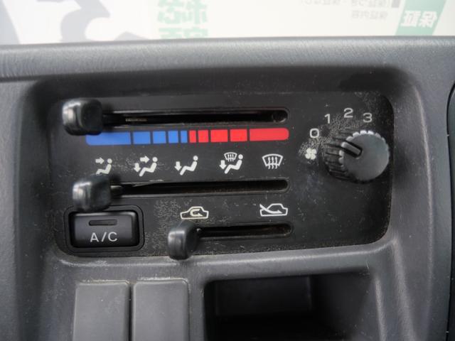 0803389A30260617W00517.jpg