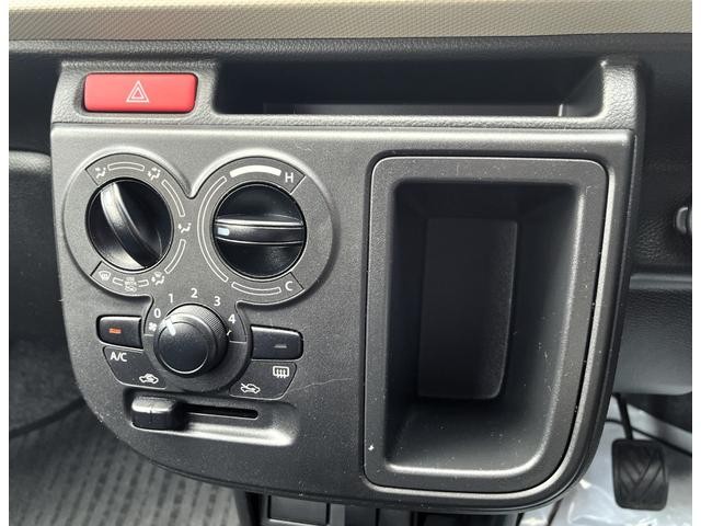 0520203A30260523W00114.jpg