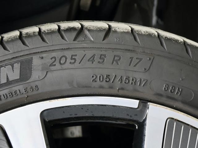 0570697A30260903W00111.jpg