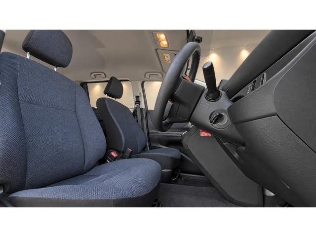 0303505A30260906W00117.jpg