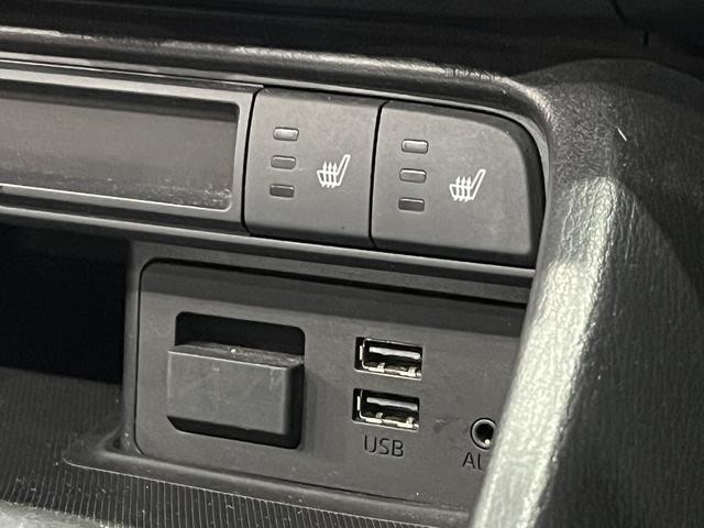 0502713A30260828W00908.jpg