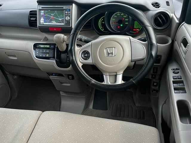 0506612A30260903W00215.jpg