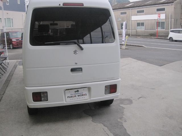 1101641A30260929W00206.jpg