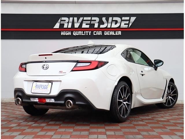 0560809A30260907W00105.jpg