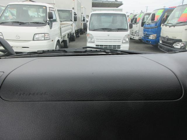 0540197A30260525W00218.jpg