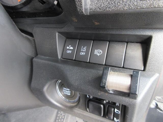 0700145A30260501W00119.jpg