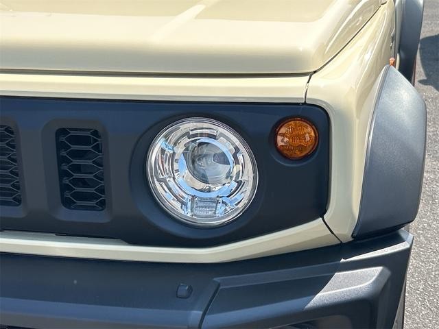 0404544A30260826W00716.jpg