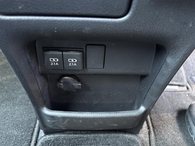 0702900A30261001W00615.jpg
