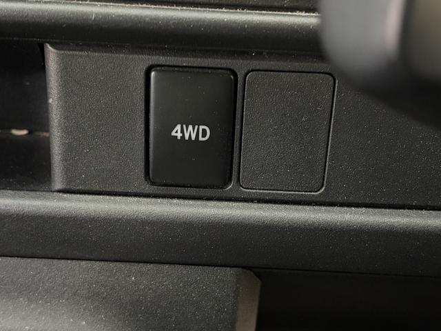 0302498A30260521W00904.jpg