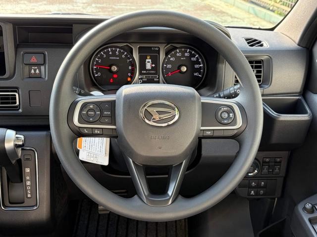 0561213A30260727W00219.jpg