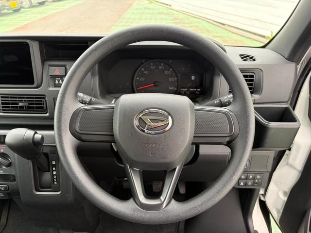 0500054A30260823W00302.jpg