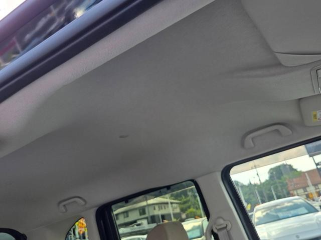 1000819A30261016W00215.jpg