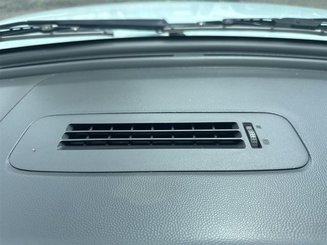 0501637A30260608W00217.jpg