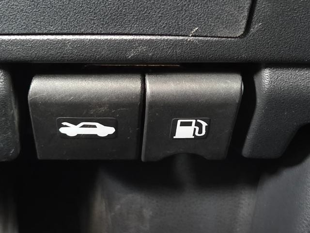 0310535A30260910W00106.jpg
