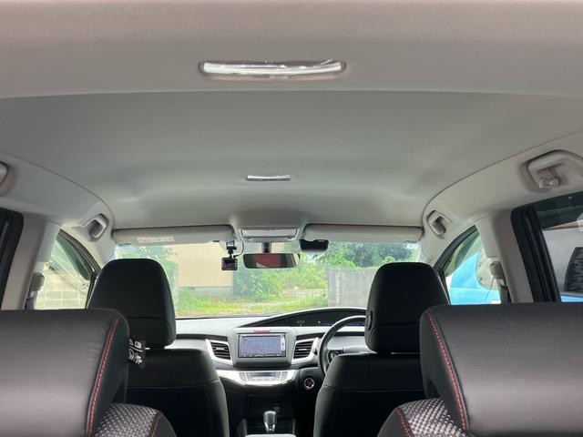 0601732A30260728W00112.jpg