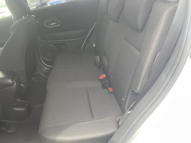 0403888A30260622W00211.jpg