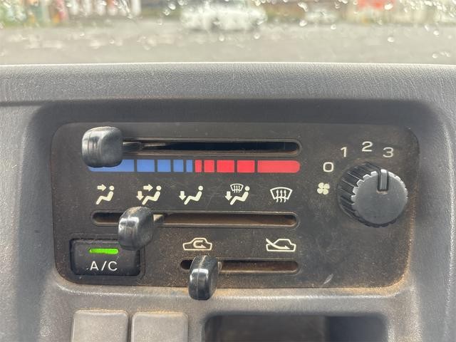 0403374A30260909W00206.jpg