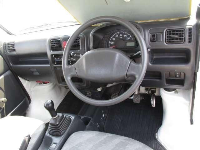 0840207A30260518W00215.jpg