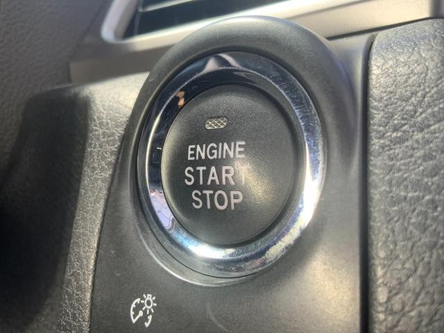 0504839A30260807W00218.jpg