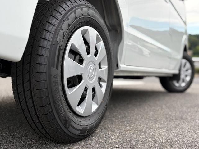 1000819A30260908W00214.jpg
