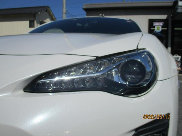 1000138A30260518W00305.jpg