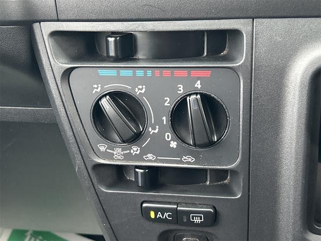 0403499A30260908W03104.jpg
