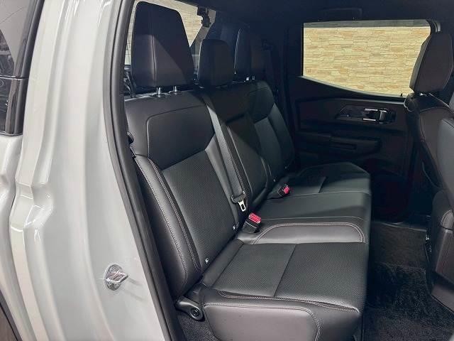 24927159_carP_l_13.jpg