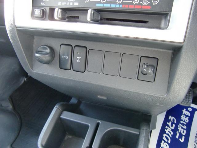 0702645A30260219W00311.jpg