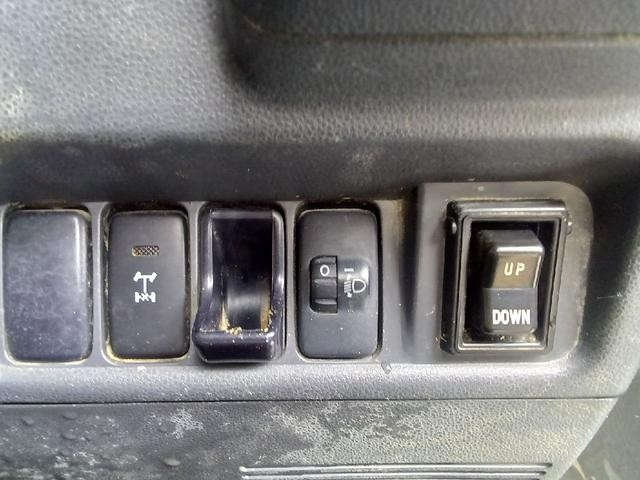 0504301A30260823W00116.jpg