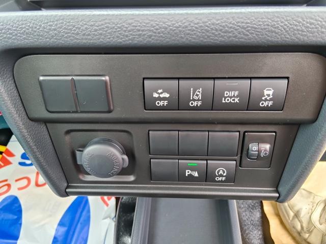 0401984A30260822W00102.jpg