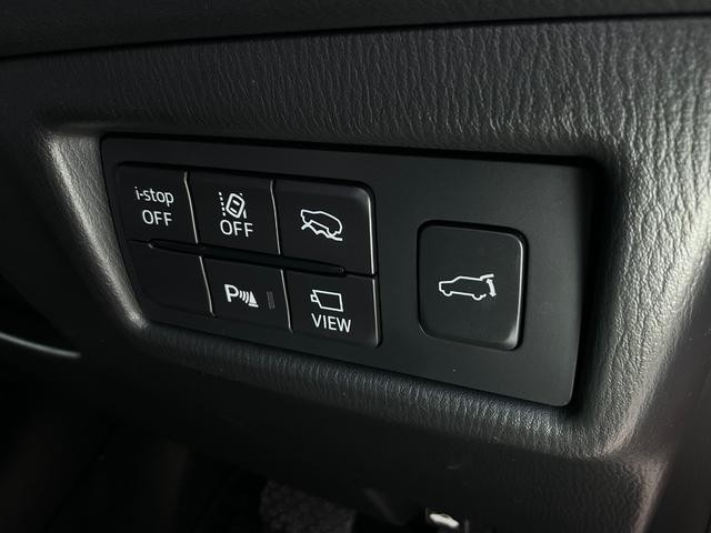 0504839A30260821W00218.jpg