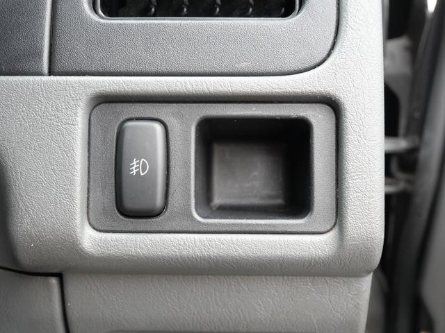 0401936A30260910W00115.jpg