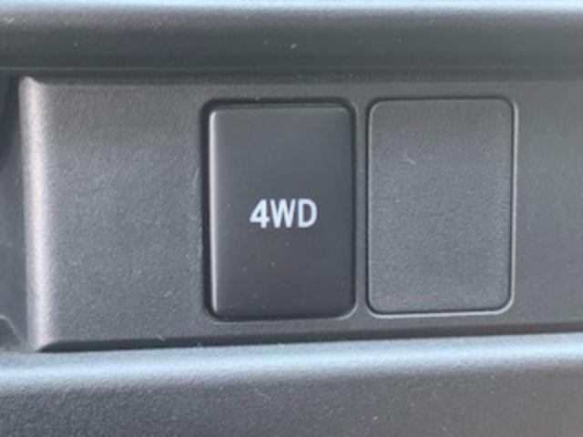 0900764A30260520W00213.jpg