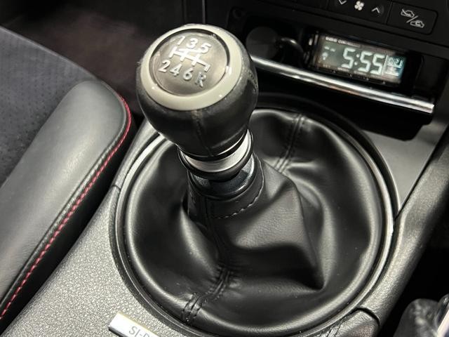 0505027A30261021W00517.jpg