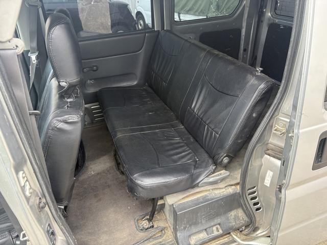 0200316A30260906W00109.jpg