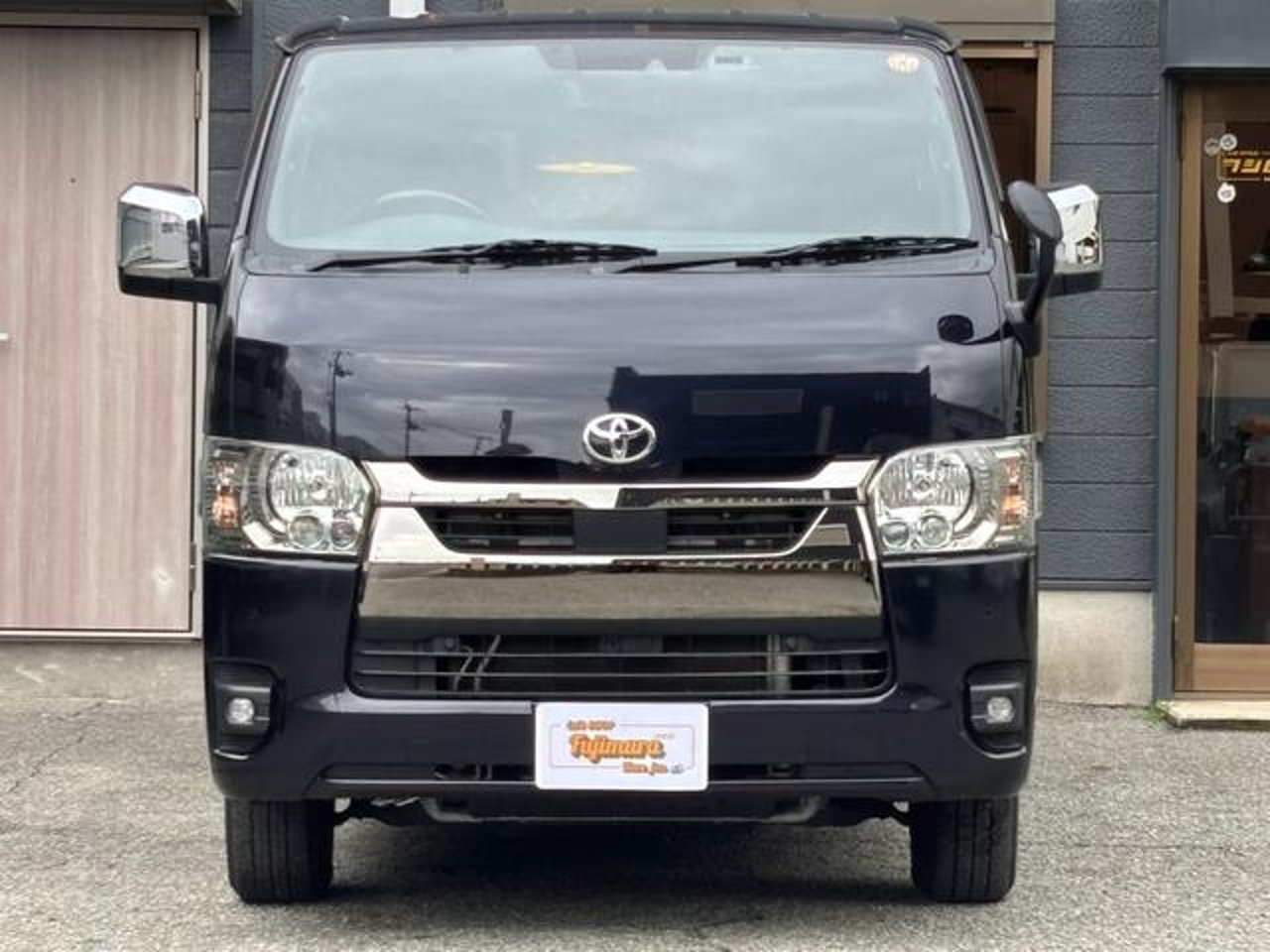 2022 Toyota Hiace, photo 1 of 1