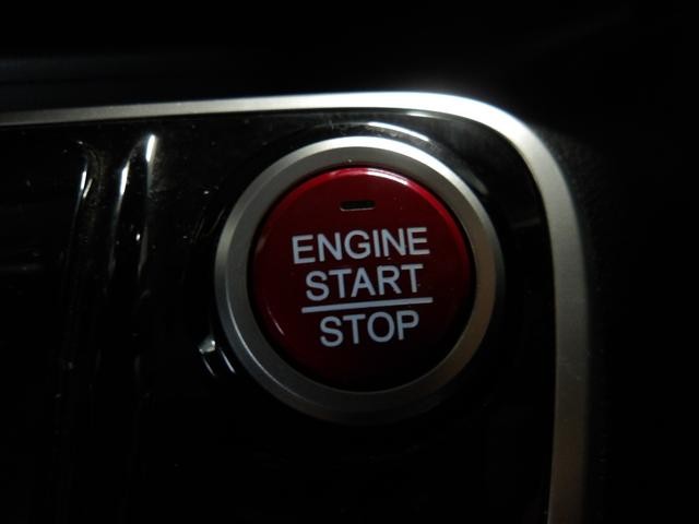 0704903A30260914W00111.jpg